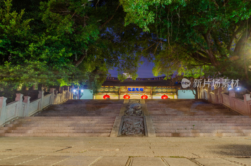 中国福建省福州市于山风景区定光寺夜景