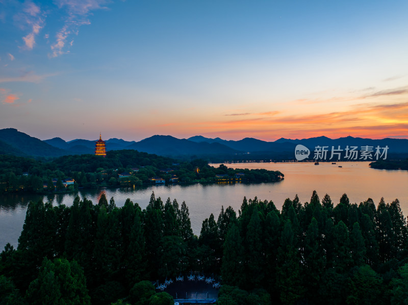 中国杭州西湖雷峰塔日落 西湖十景雷峰夕照