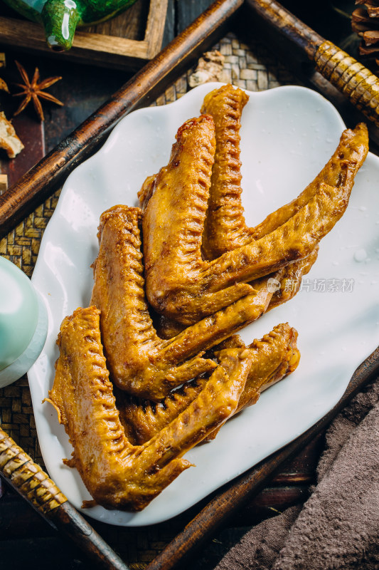 中式美食卤味鸭翅