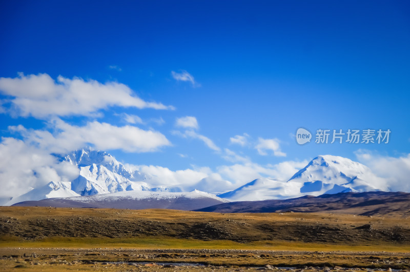 日喀则雪山高原自然风景