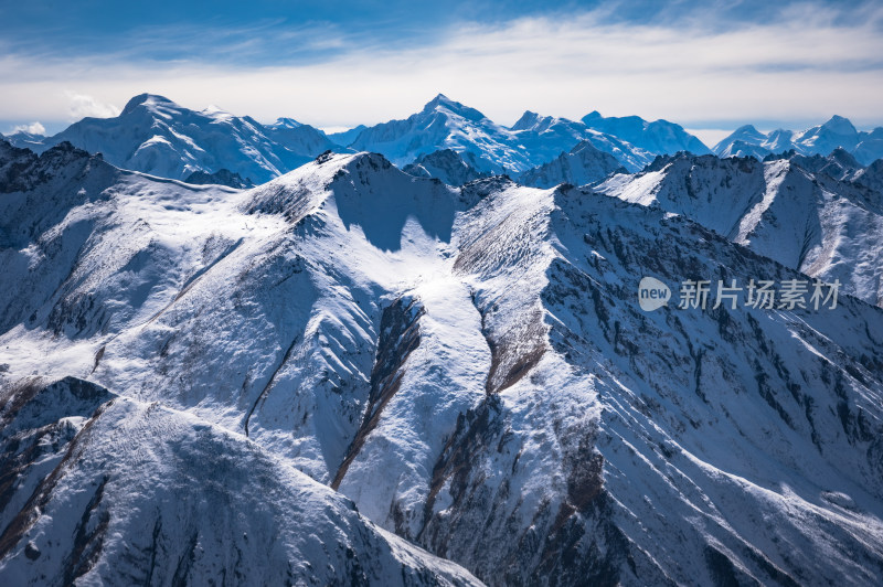 新疆天山山脉雪山山峰山脉