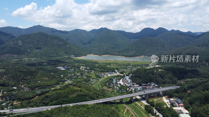 航拍广东省东莞市清溪镇蓝天白云城市风光