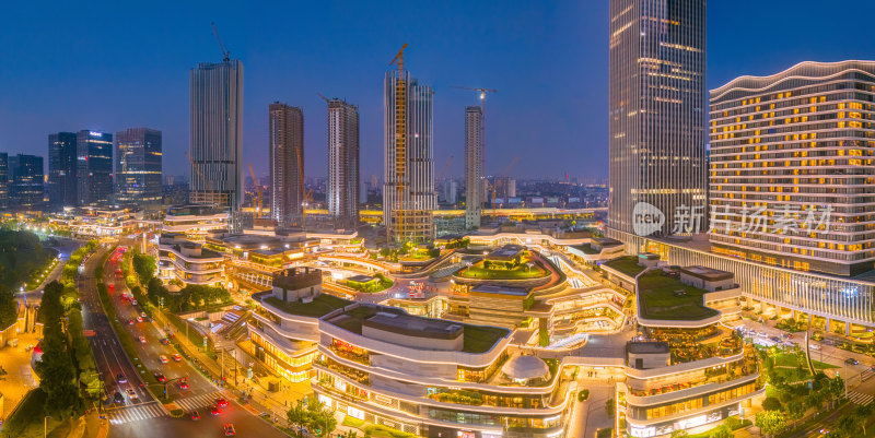 航拍上海浦东新区前滩太古里夜景