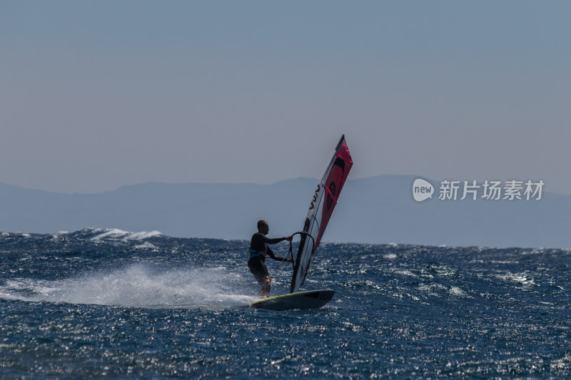 海上的冲浪者