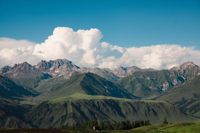 伊犁高山风光