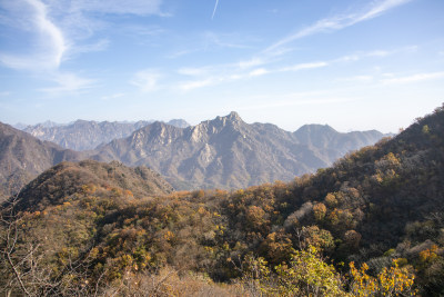 北京慕田峪秋日山脉壮阔景色