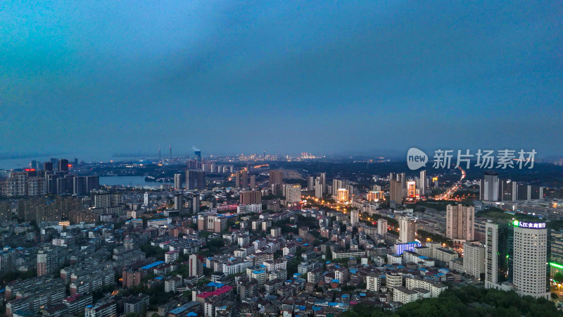 江西九江城市夜幕降临航拍图