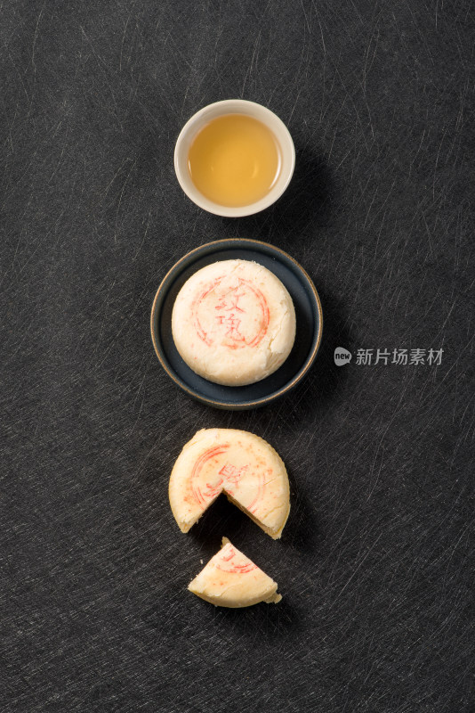 传统中式酥皮月饼