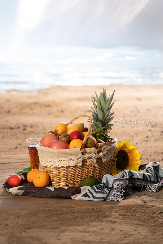 沙滩上的水果