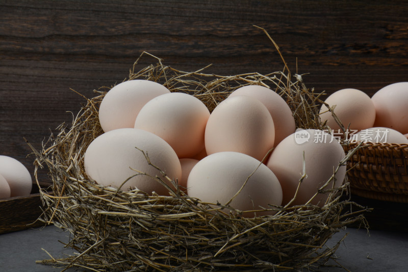 土鸡蛋在鸟巢