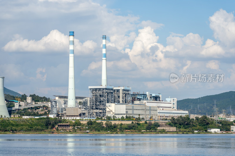 水边的阳宗海发电厂全景