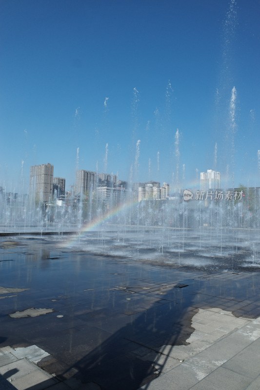 城市喷泉与彩虹景观