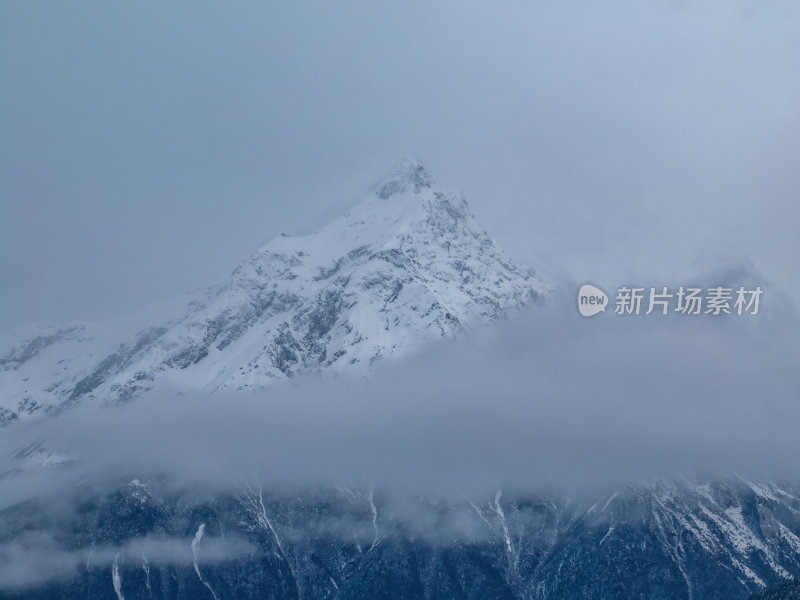 西藏林芝南迦巴瓦峰多雄拉云雾航拍