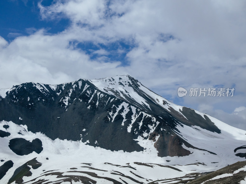 六月的新疆独库公路风光