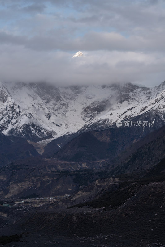 西藏林芝索松村南迦巴瓦峰雪山云海之巅