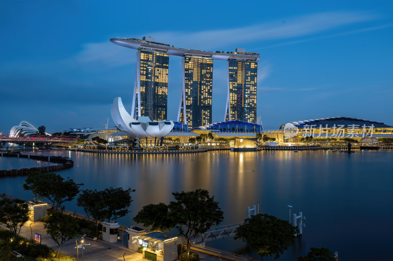 新加坡滨海湾金沙海滨奥林匹克蓝调夜景