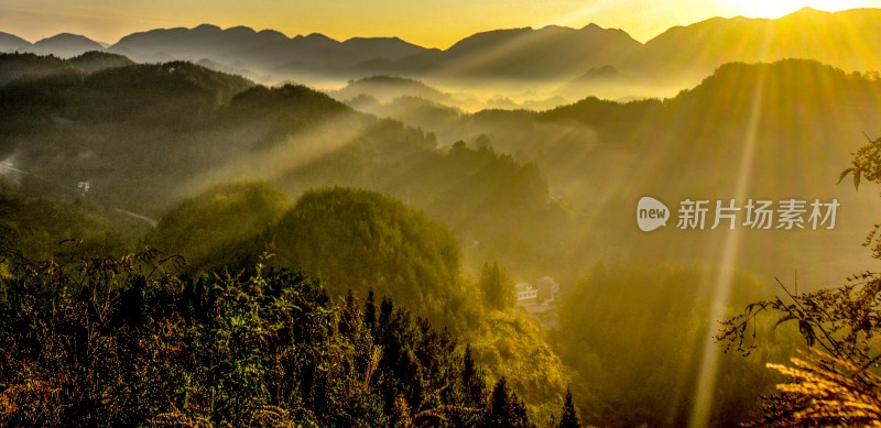 重庆酉阳：晨曦中的村庄