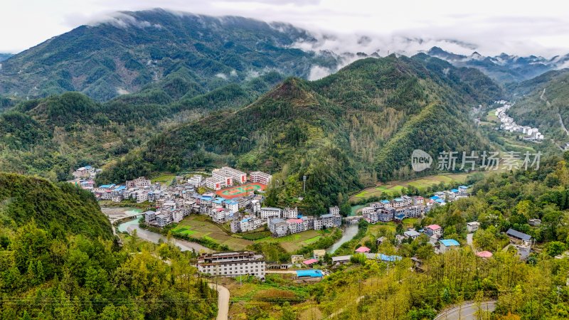 重庆酉阳：酉沿高速运输忙重庆酉阳