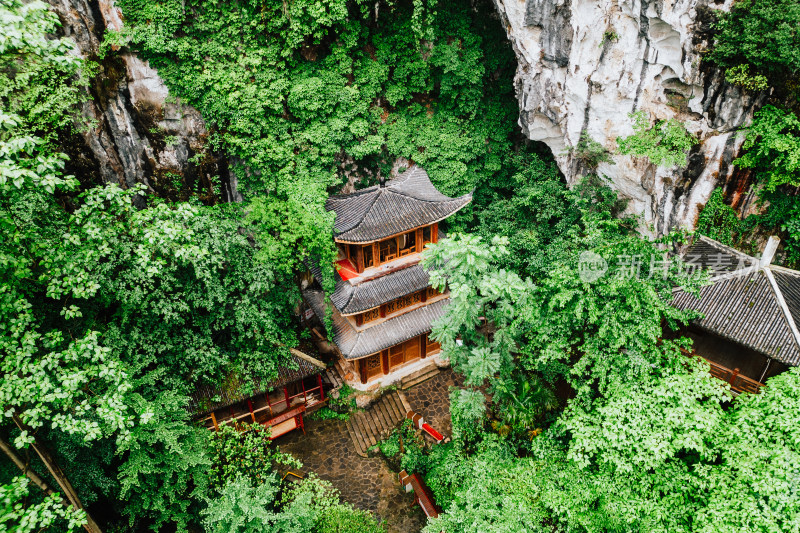 安顺龙宫风景区观音洞