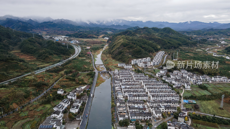 安徽呈坎村山村秋景徽派建筑群航拍