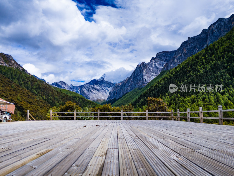 四川稻城亚丁旅游区美丽风光