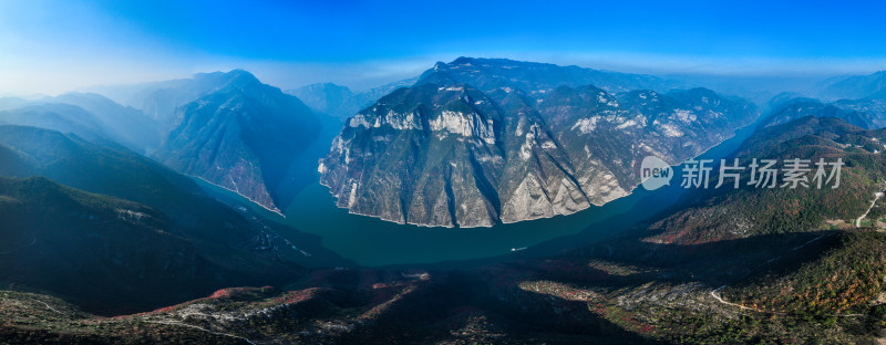 长江三峡巫峡红叶