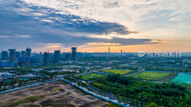 成都金融城东的建筑工地和储备用地