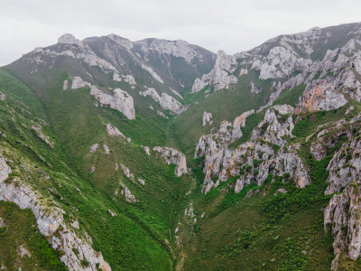 甘南藏族自治州纳摩大峡谷