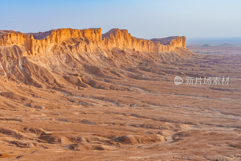 沙特阿拉伯世界之崖日落前的风景