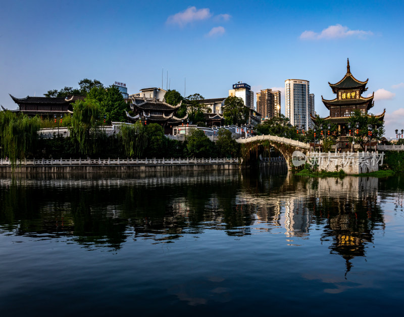 贵州贵阳文昌阁甲秀楼南明河倒影景观