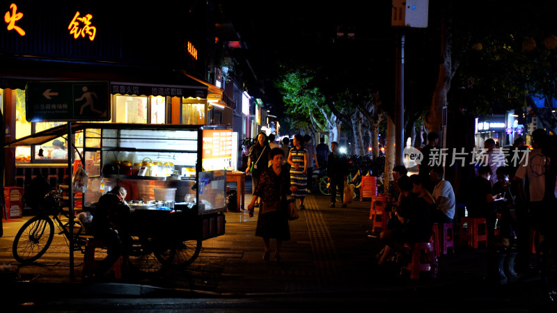 成都夜晚街景人文市井生活城市烟火气玉林路