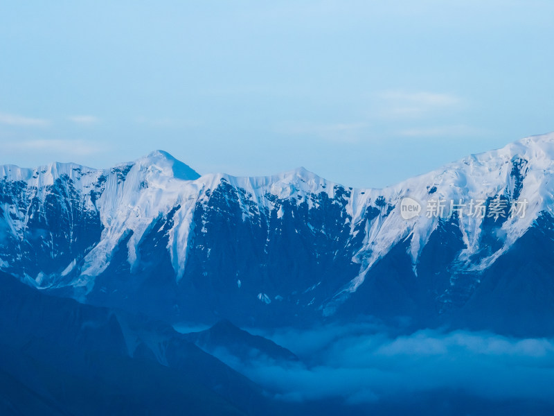 中国四川贡嘎雪山