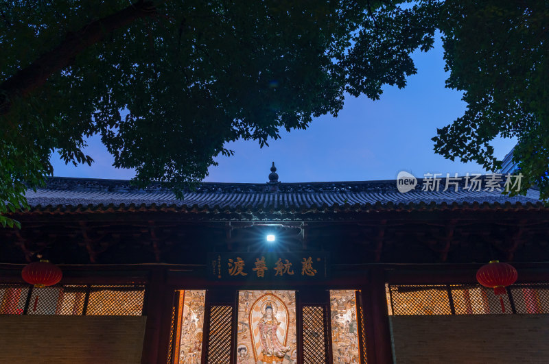 广州大佛寺中式传统建筑慈航普渡殿夜景灯光