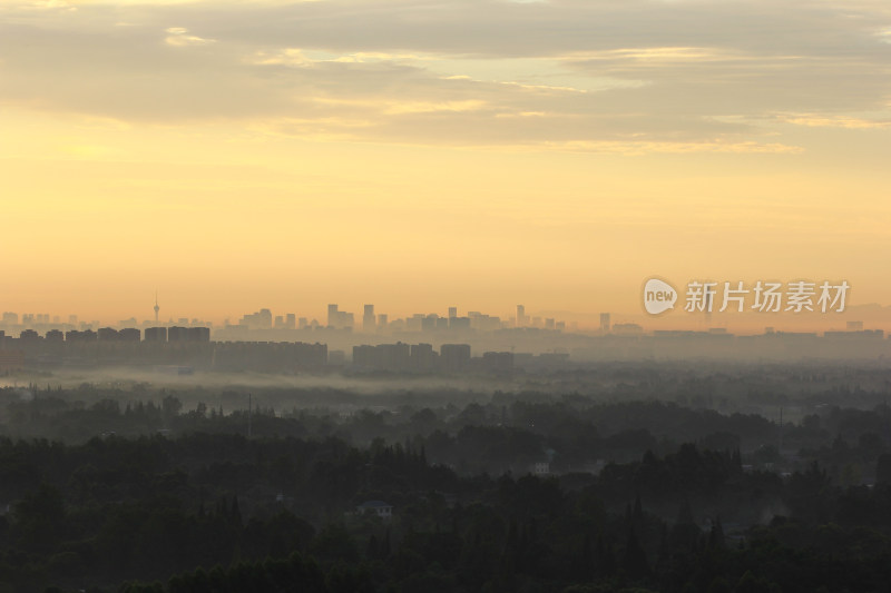 晨光中的四川省成都市郊区风光