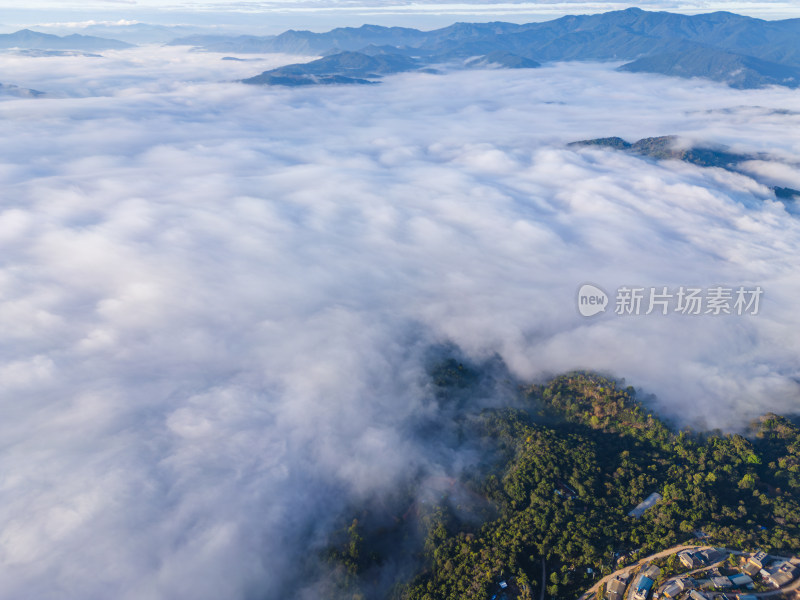 航拍景迈山云海环绕的古寨村庄自然风光