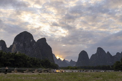 桂林山水 阳朔漓江 20元背景