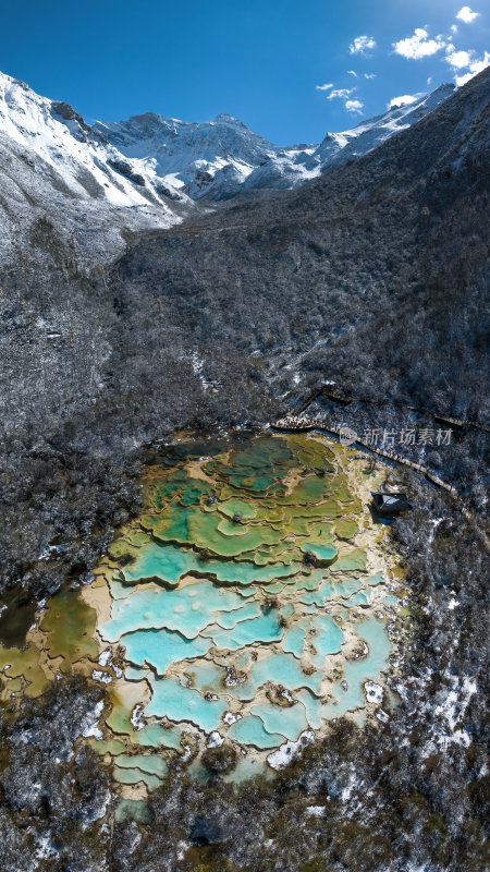 四川阿坝州黄龙秋色网红瑶池高空航拍