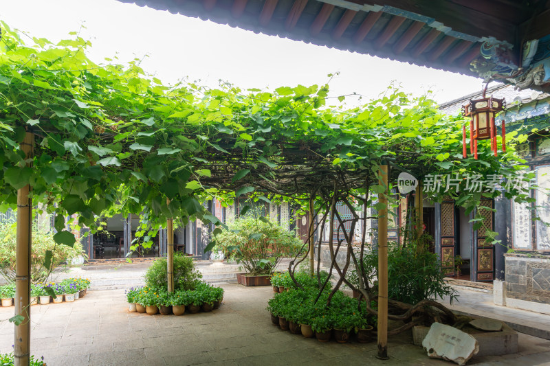 建水朱家花园古色古香的庭院