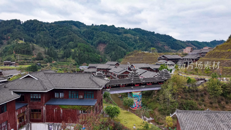 程阳八寨少数民族木房子建筑航拍图