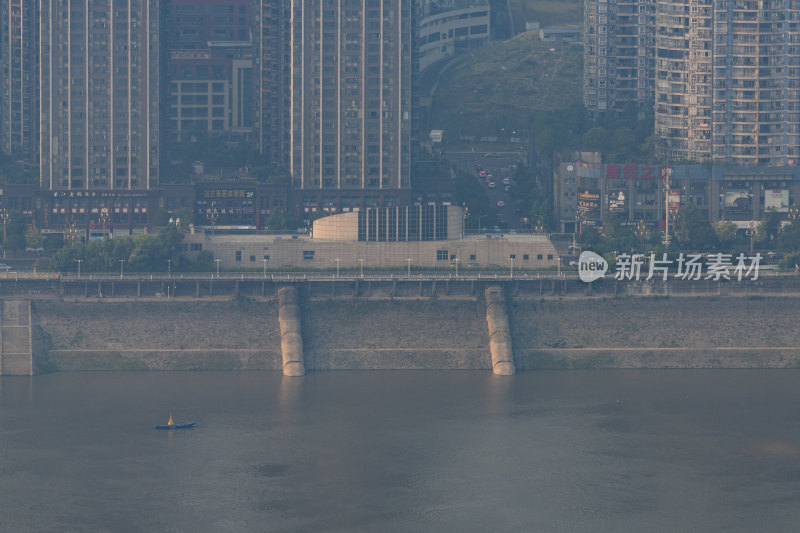 长焦视角下的重庆市涪陵区白鹤梁水下博物馆