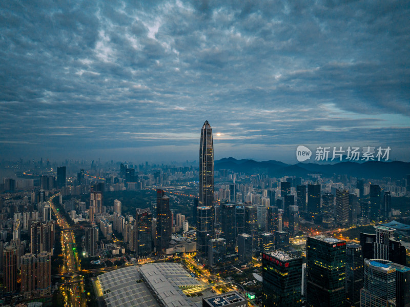 深圳平安中心摩天大楼建筑群夜景航拍