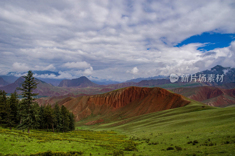 青海省卓尔山山顶风景