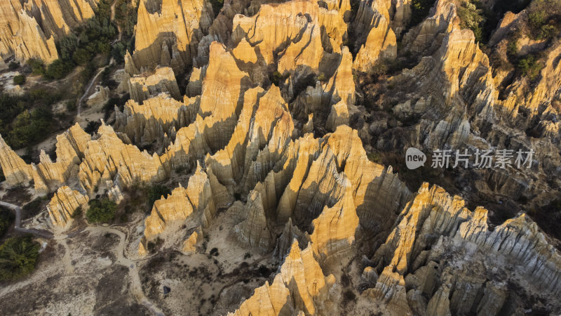 壮观的土林地貌鸟瞰全景