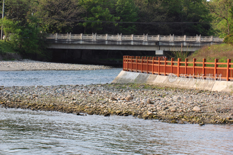 四川成都温江区江安河生态漂流环境