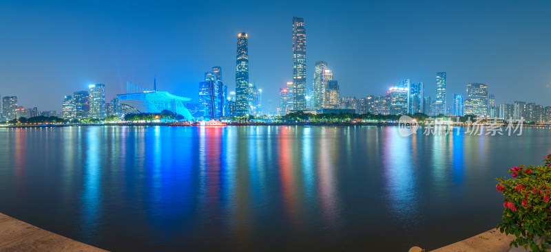广州珠江新城摩天大楼建筑夜景全景长图