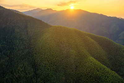 大气磅礴连绵群山山脉日出日落航拍风景