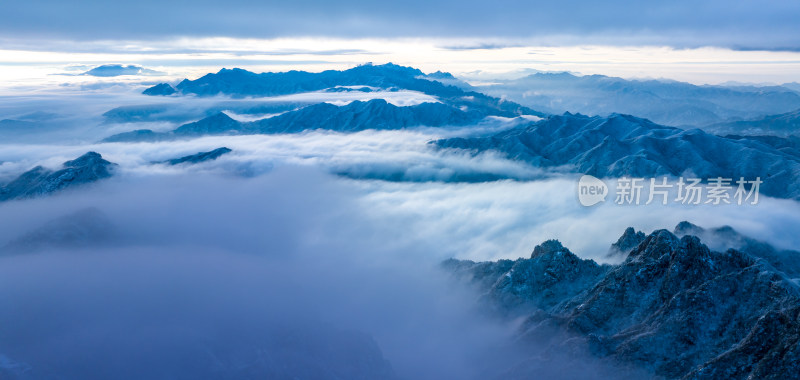 山脉大雪云海航拍辽阔高远壮观背景自然风景