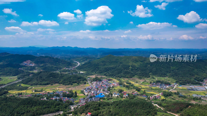 祖国壮丽山川青山蓝天白云航拍图