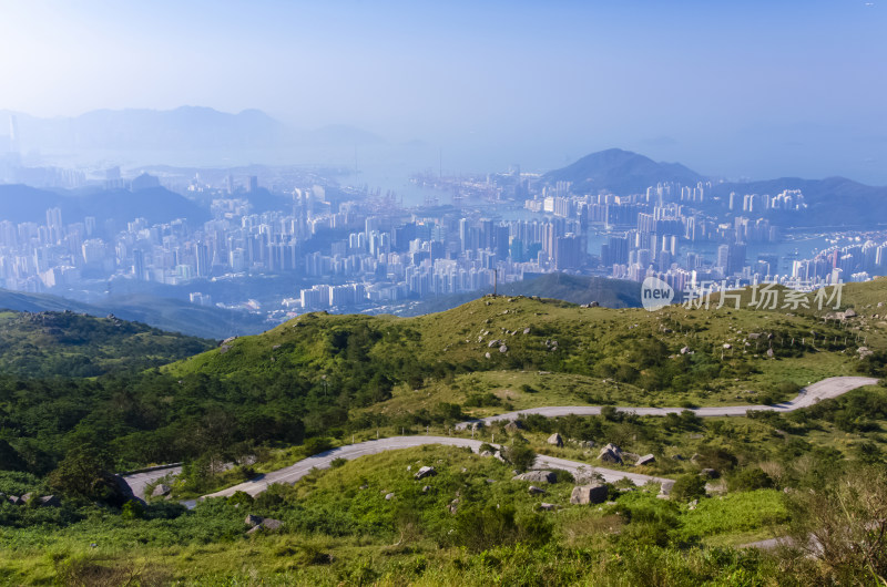 香港大帽山郊野公园看维港海湾城市建筑