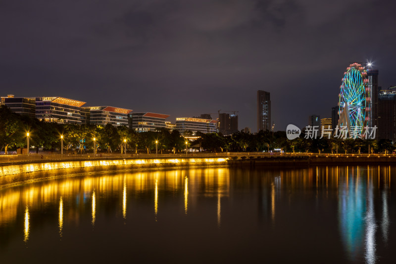 城市夜景湖畔摩天轮建筑风光